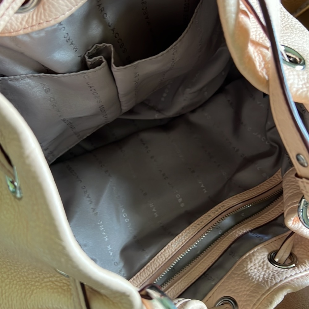 Marc by Marc Jacobs Too Hot To Handle Pale Pink REG. Textured Leather Bucket Bag - Picture 6 of 7